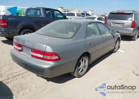2001 Lexus Es 300 from USA, damaged, VIN JT8BF28G315105266